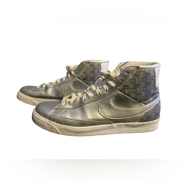 Nike Men's Blazer Metallic Silver - Picture 2 of 5